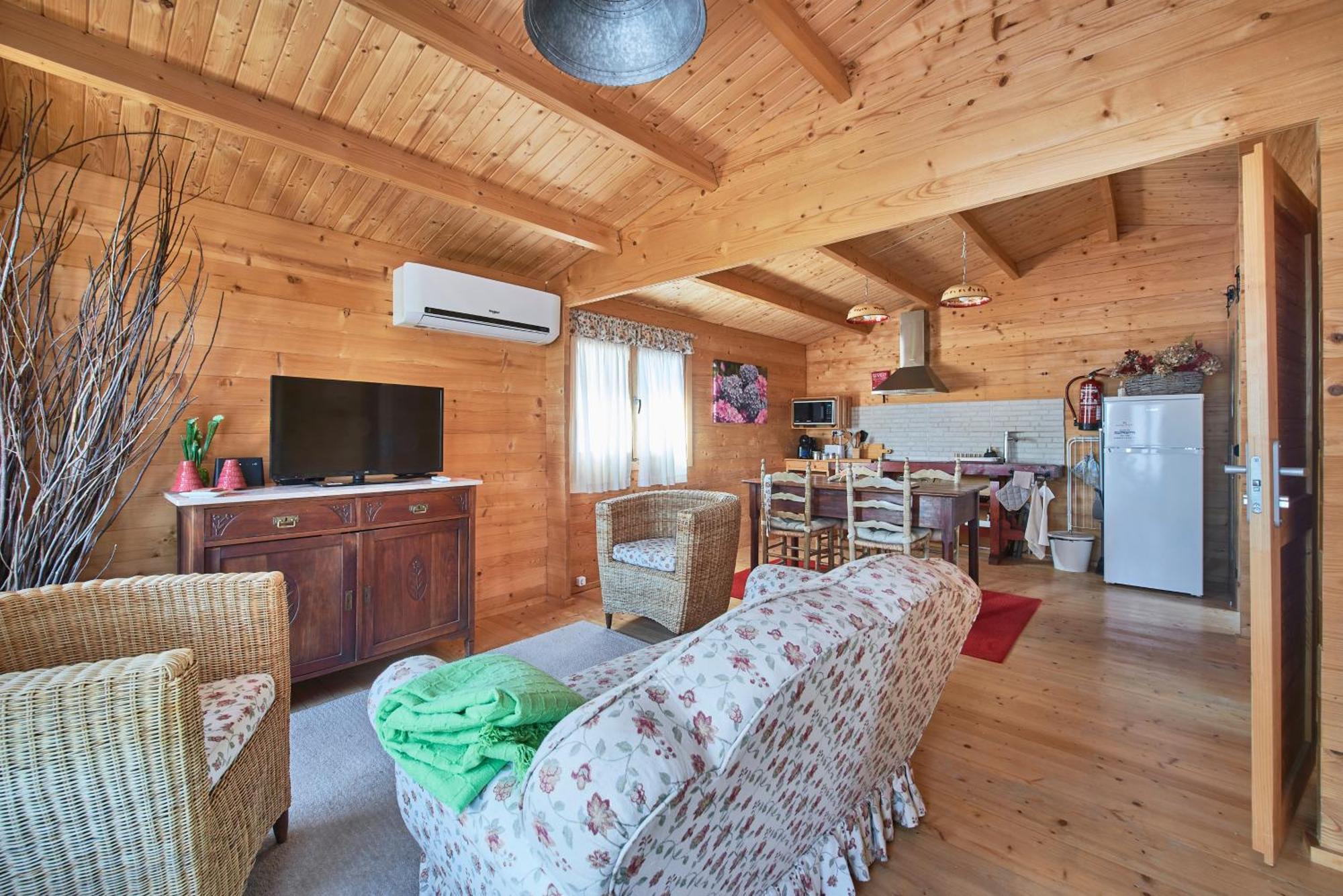 Chalet Lakeside Oasis W/ Ac, By Timecooler *